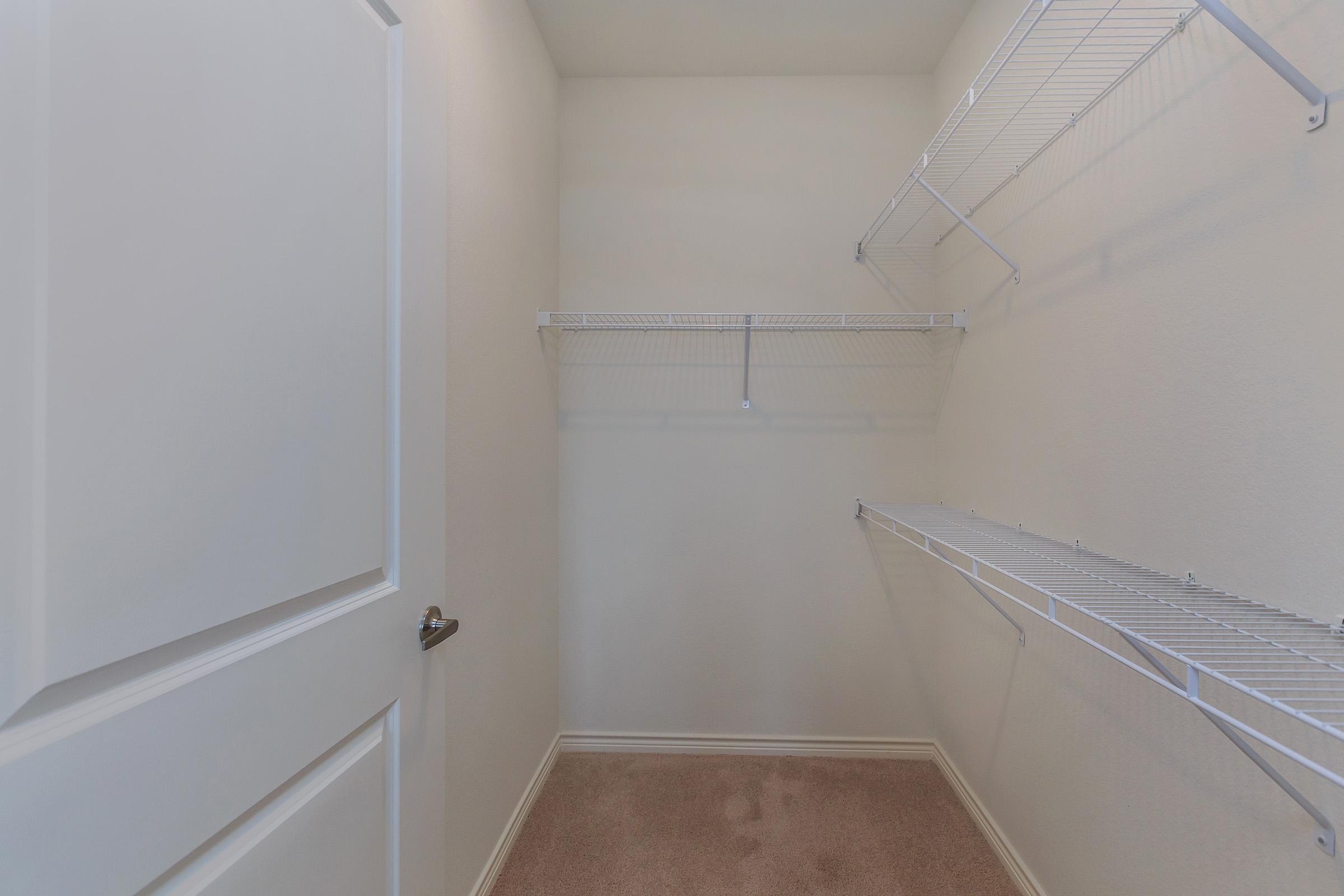 SPACIOUS CLOSET