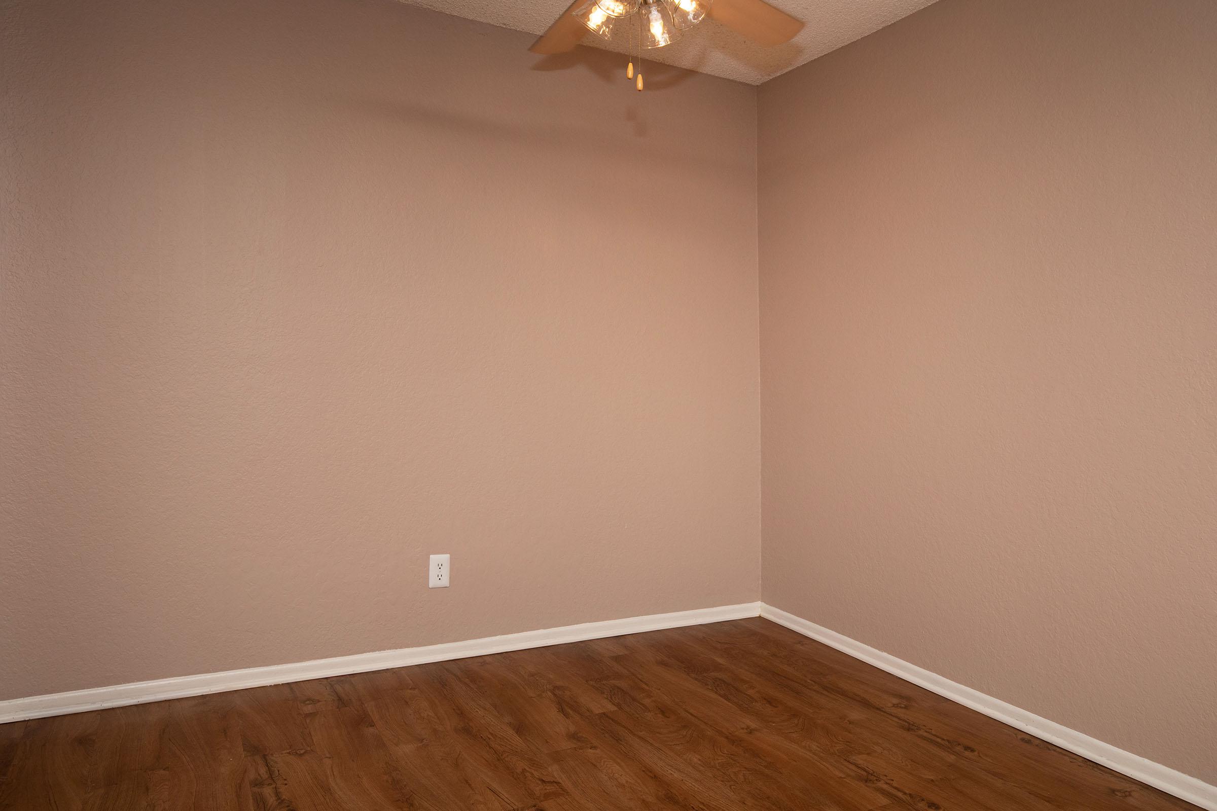 dining room with a ceiling fan