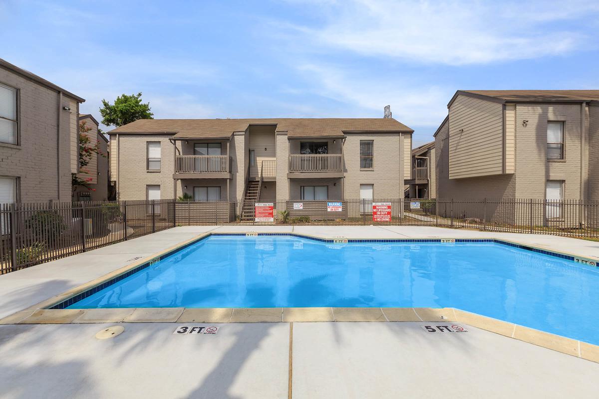 a pool outside of a building