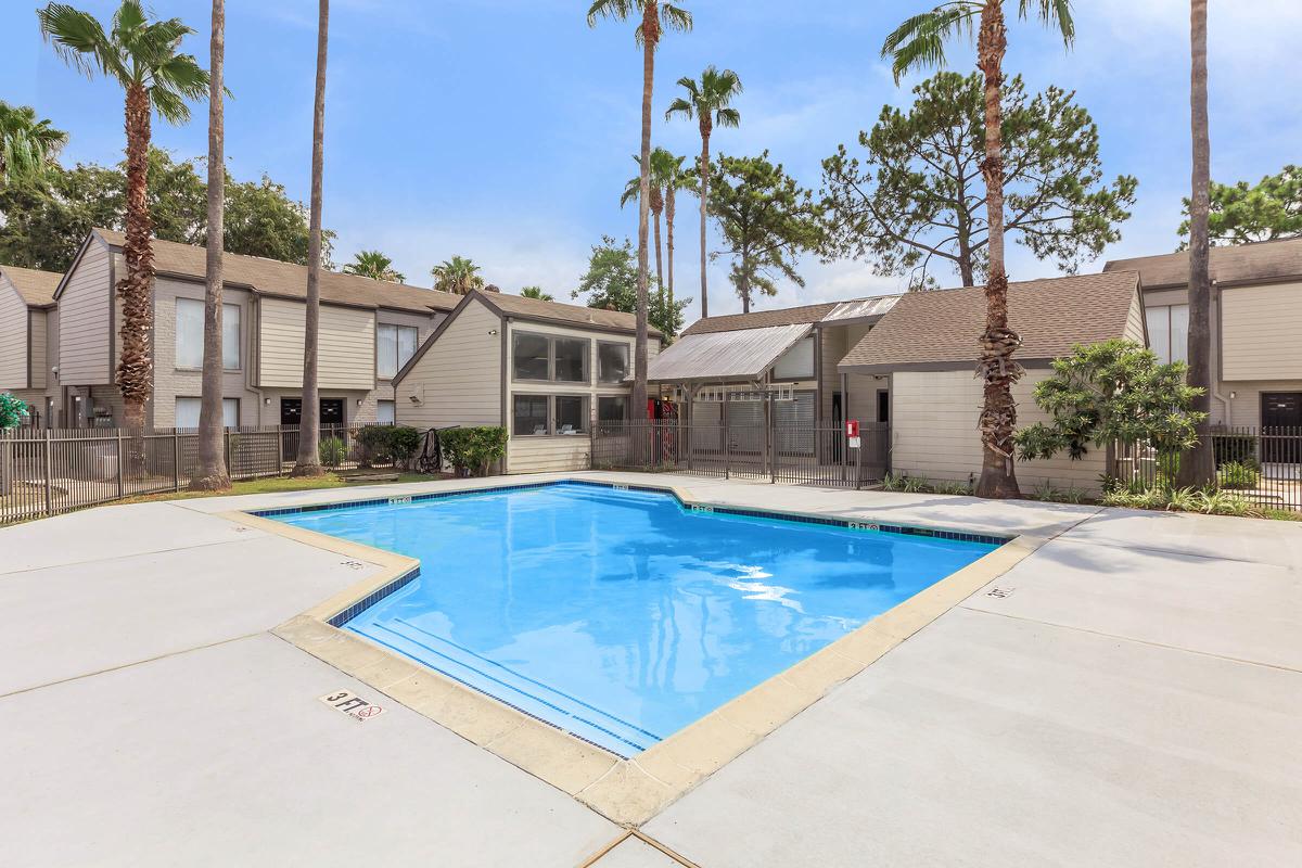 a pool outside of a building