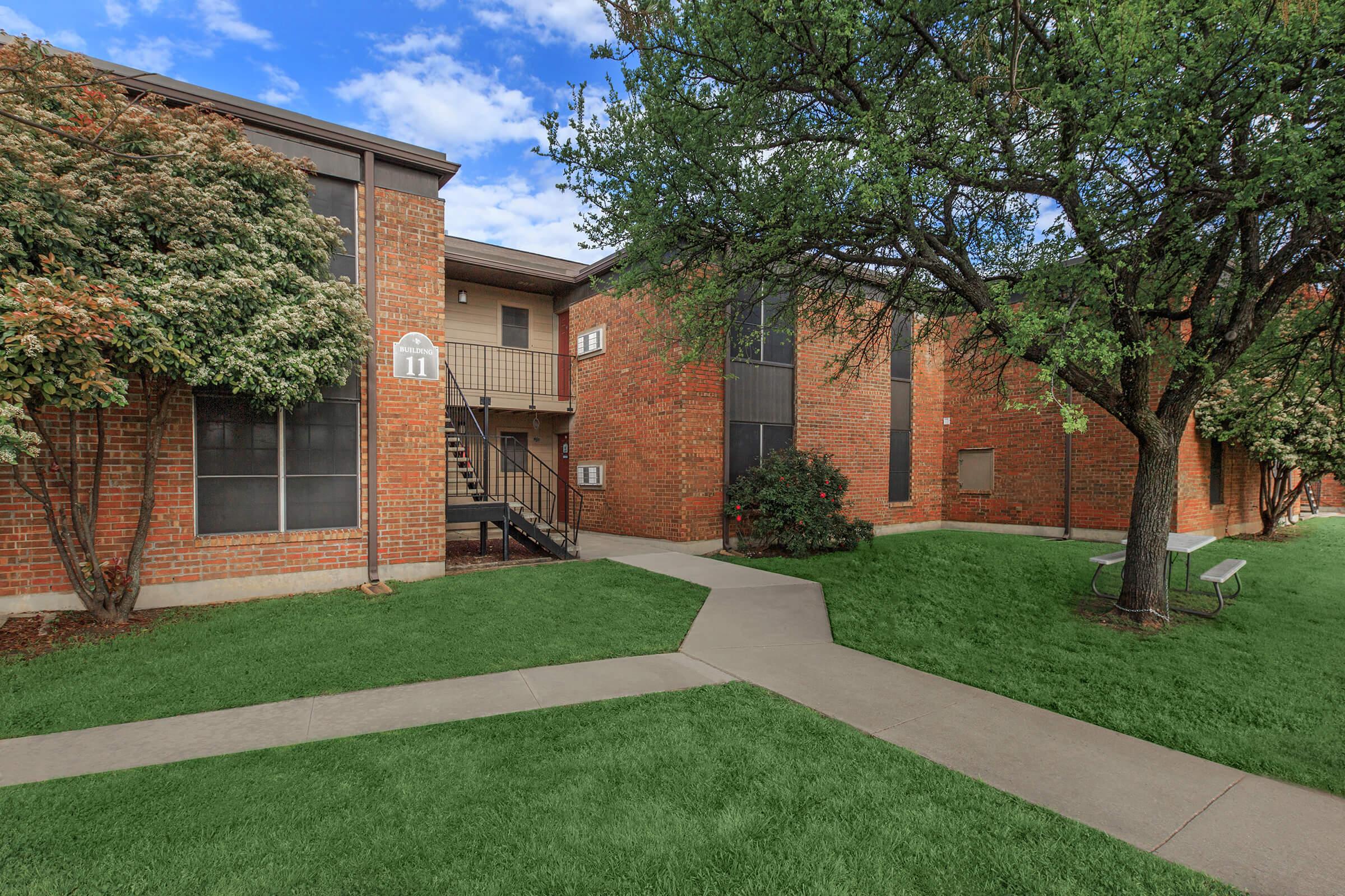 Home Summit at Lexington Square Apartments Gainesville, TX