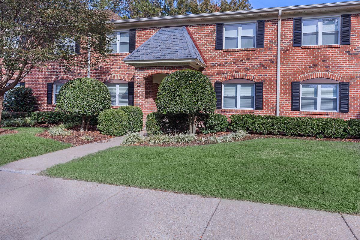 Lake Bradford Apartments Photo Gallery