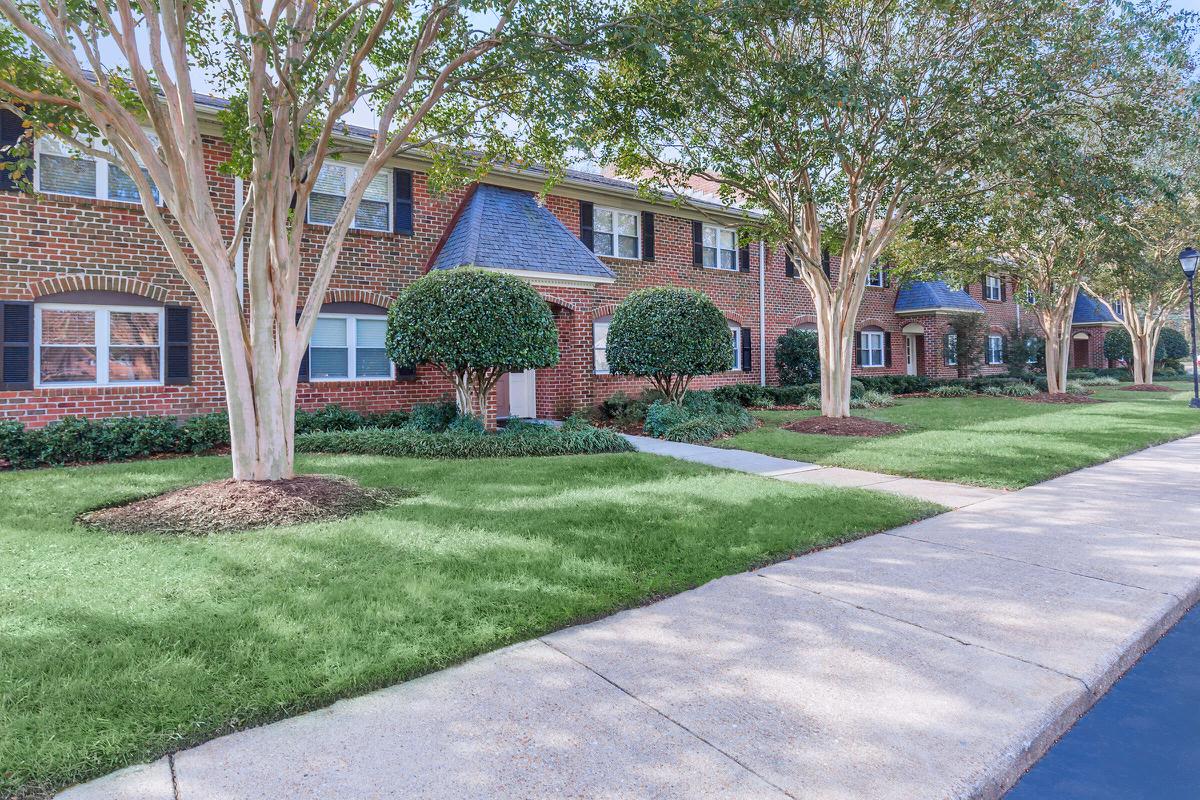 Lake Bradford Apartments Photo Gallery