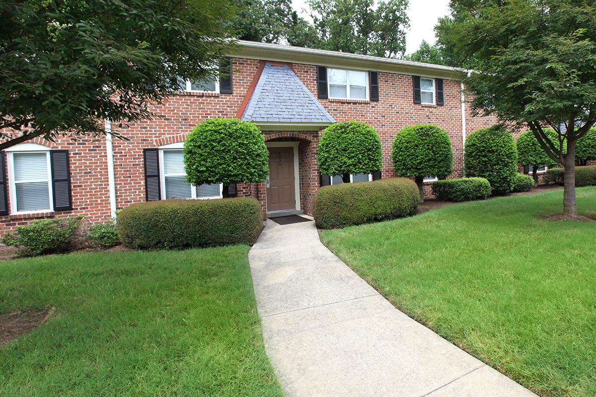 Lake Bradford Apartments Photo Gallery