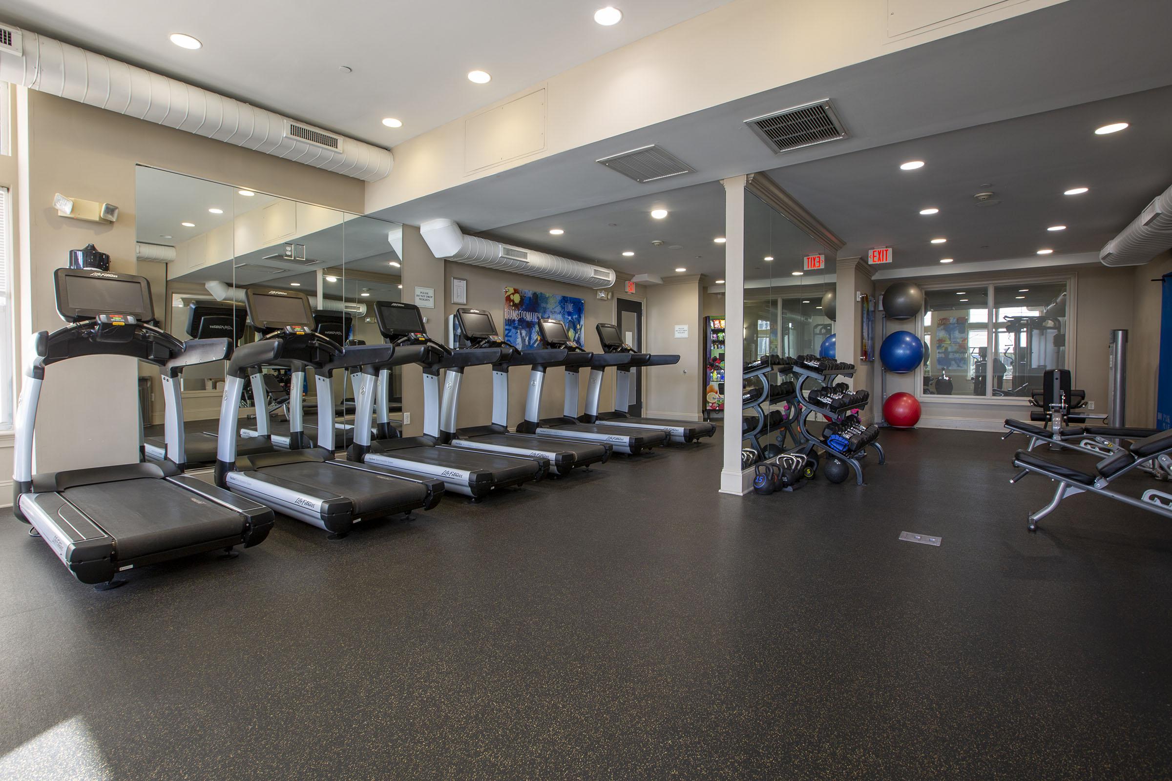 STATE-OF-THE-ART FITNESS CENTER WITH CARDIO EQUIPMENT 