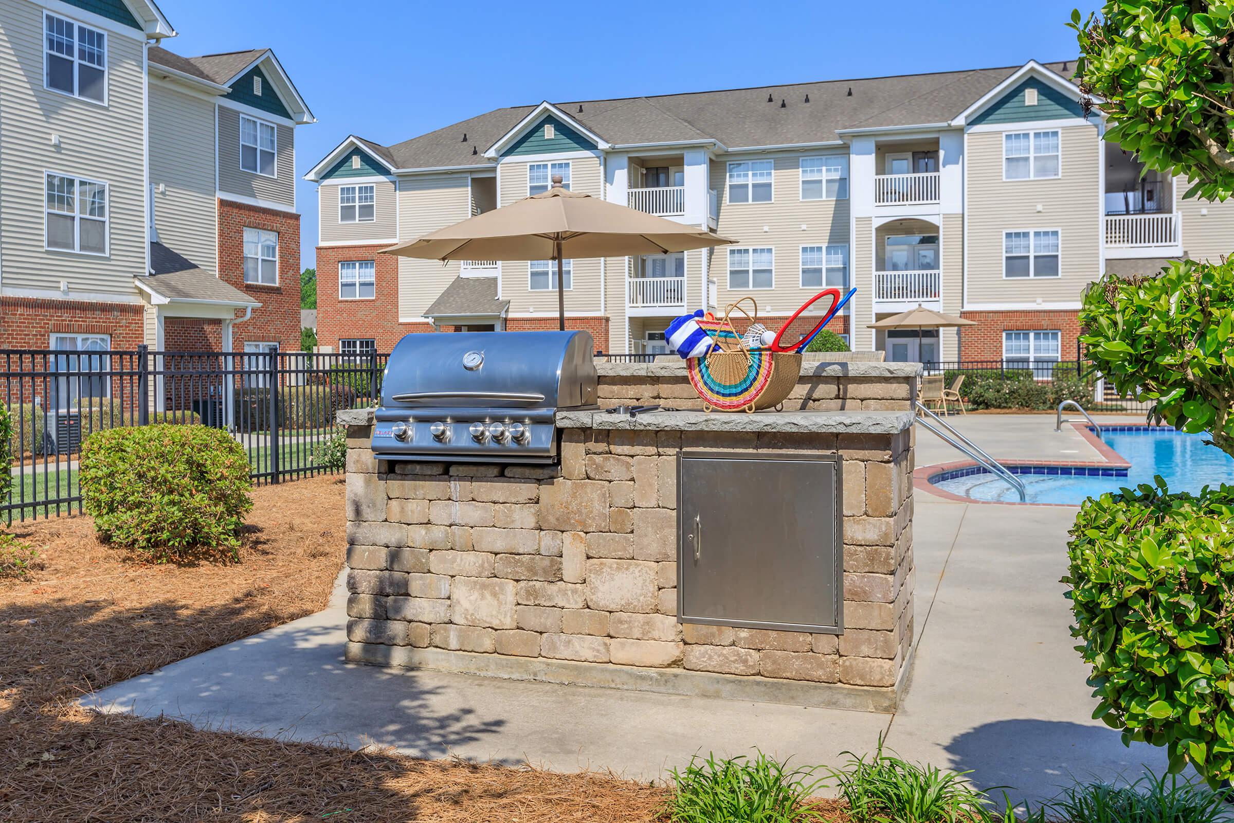 OUTDOOR KITCHEN BBQ