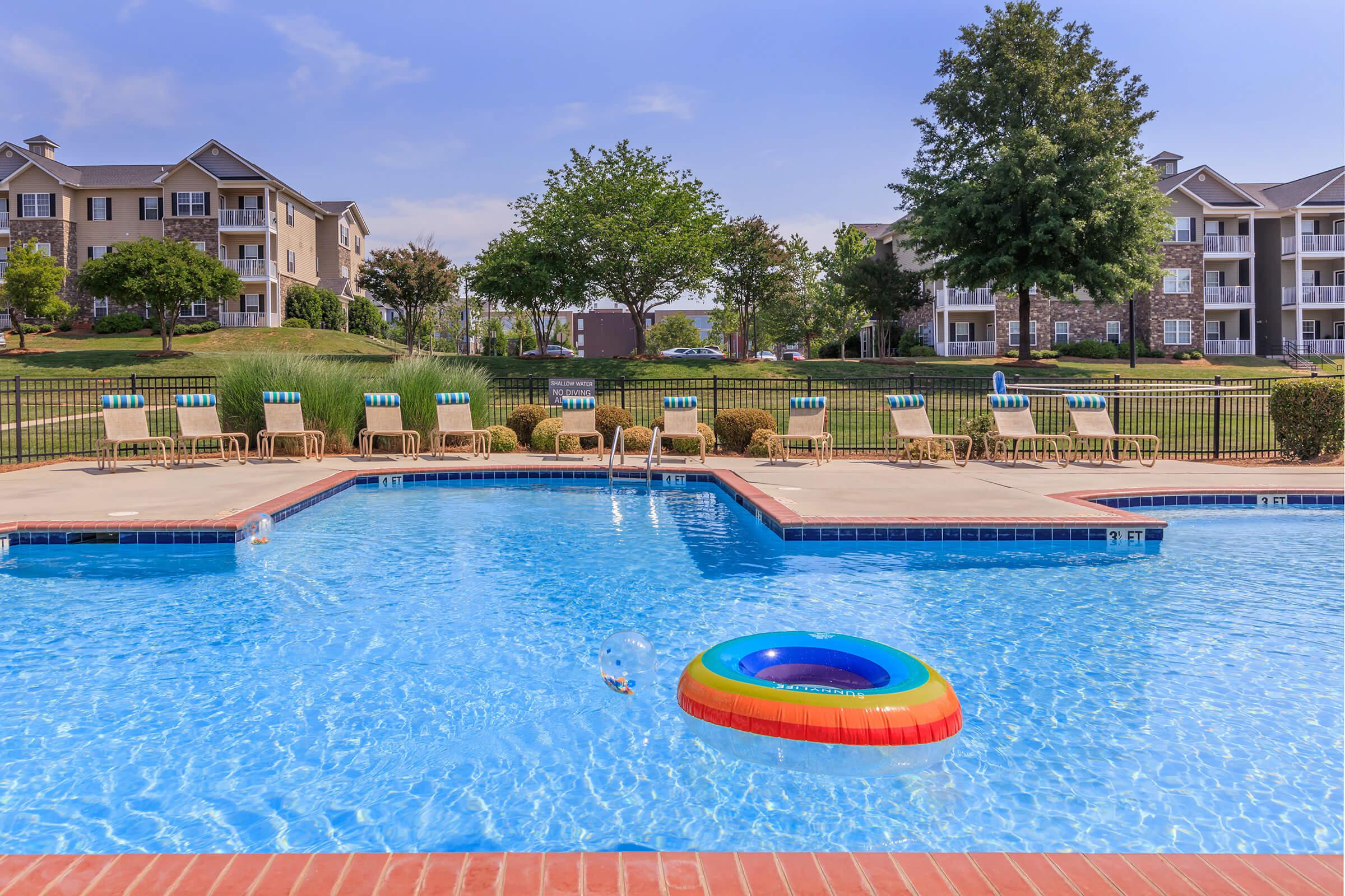 EXPANSIVE POOL