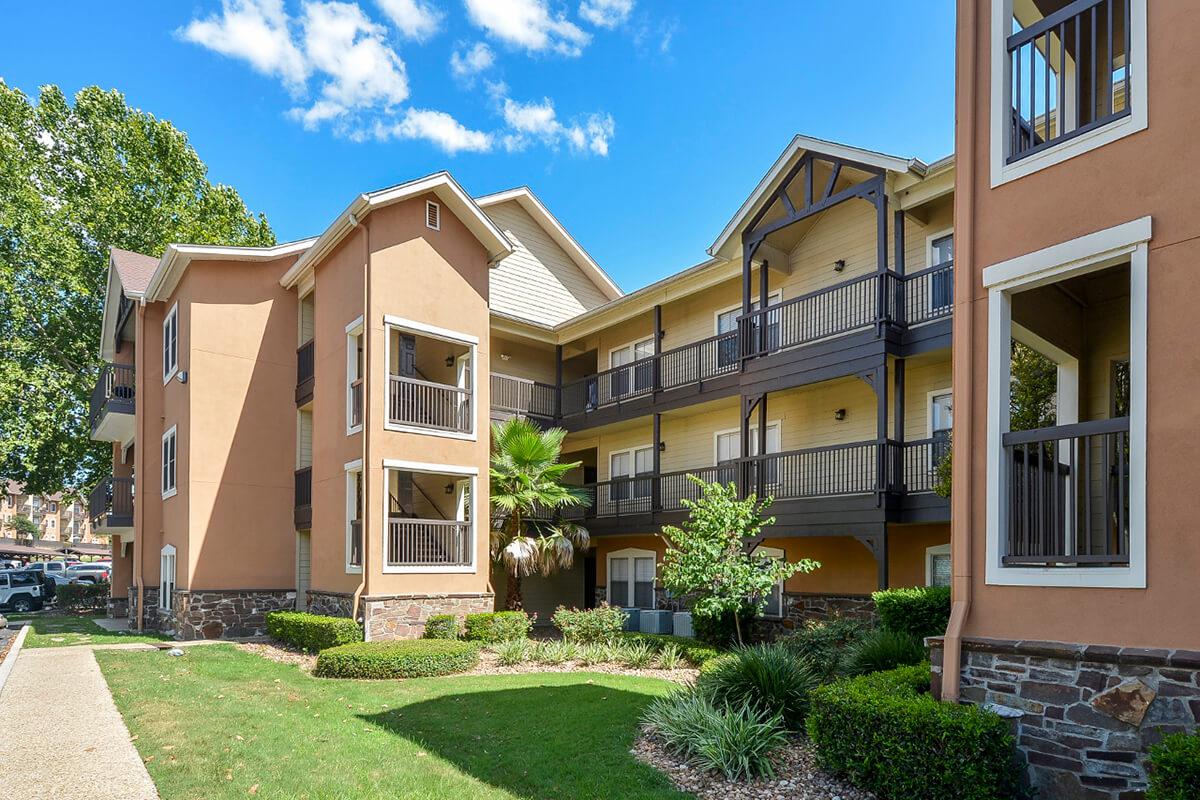 Westshore Colony Apartments in New Braunfels, TX - Exterior 20.jpg