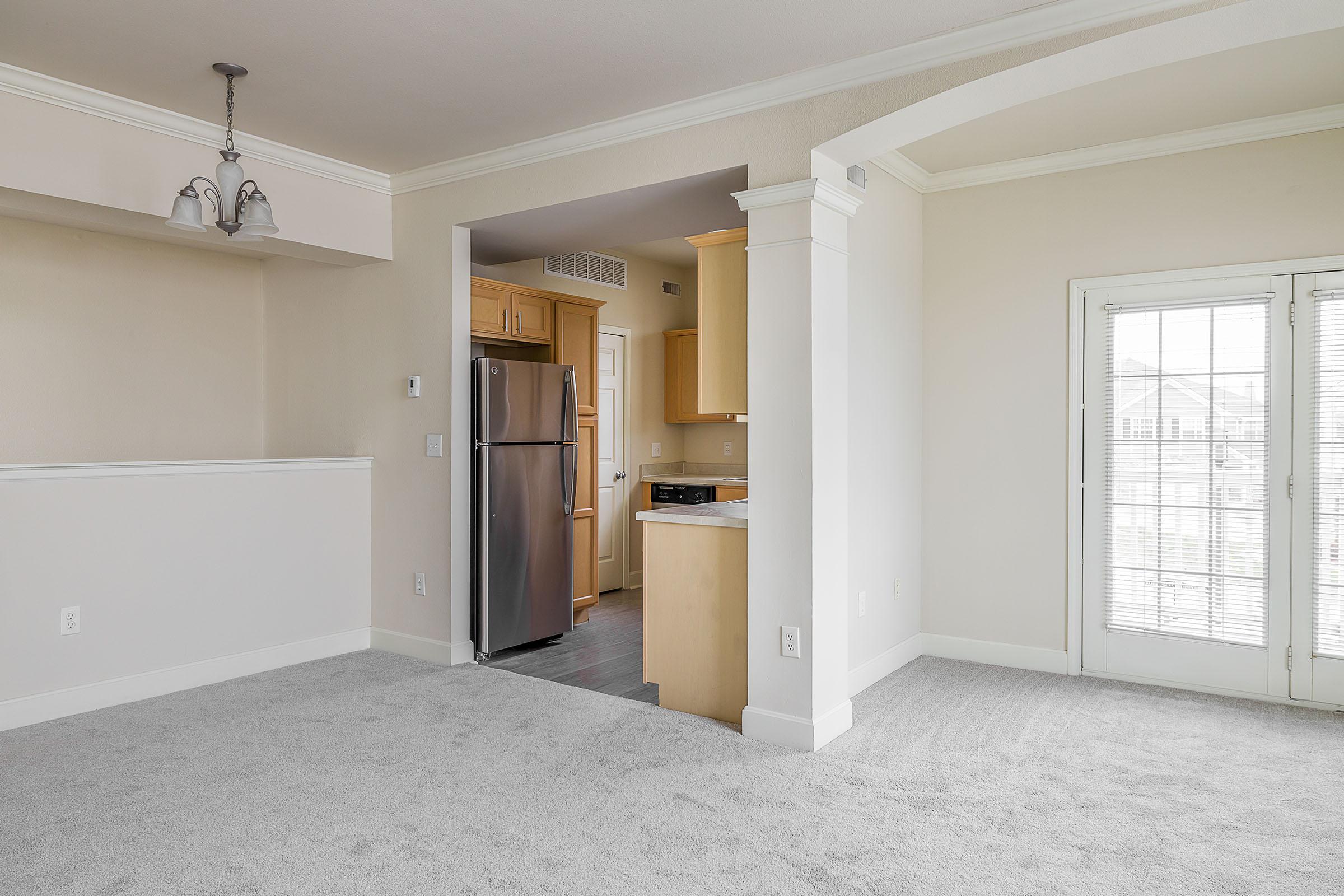 SPACIOUS DINING AREA