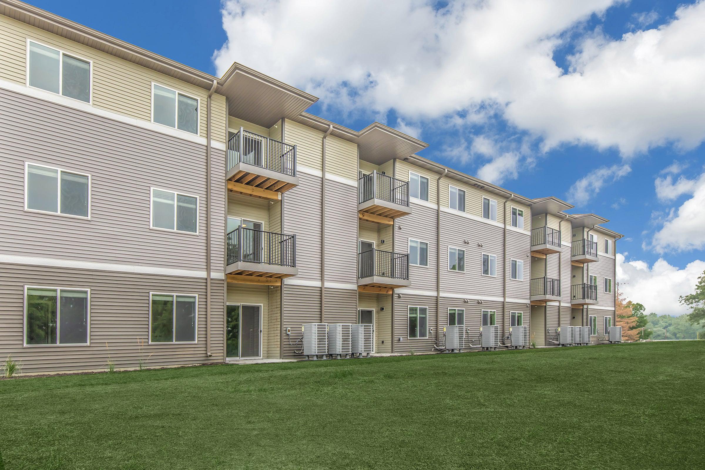 Creekside PetFriendly Apartments in York, NE