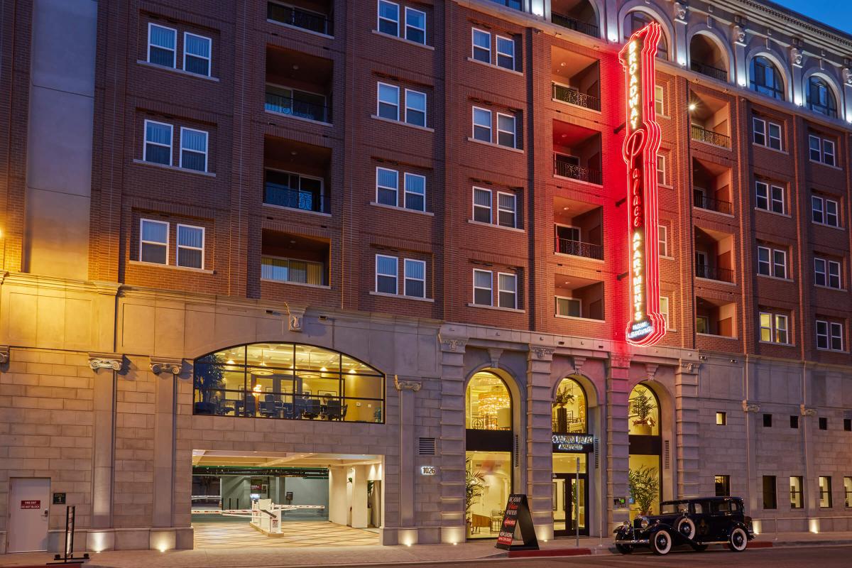 Broadway Palace Apartments - Amenities
