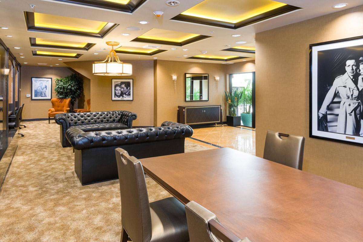 Broadway Palace Apartments - Business Center