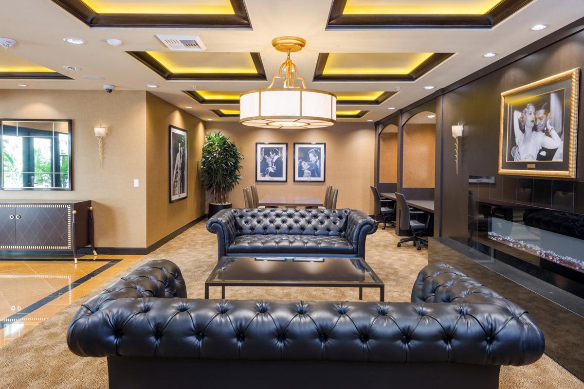 Broadway Palace Apartments - Entertainment Lounge