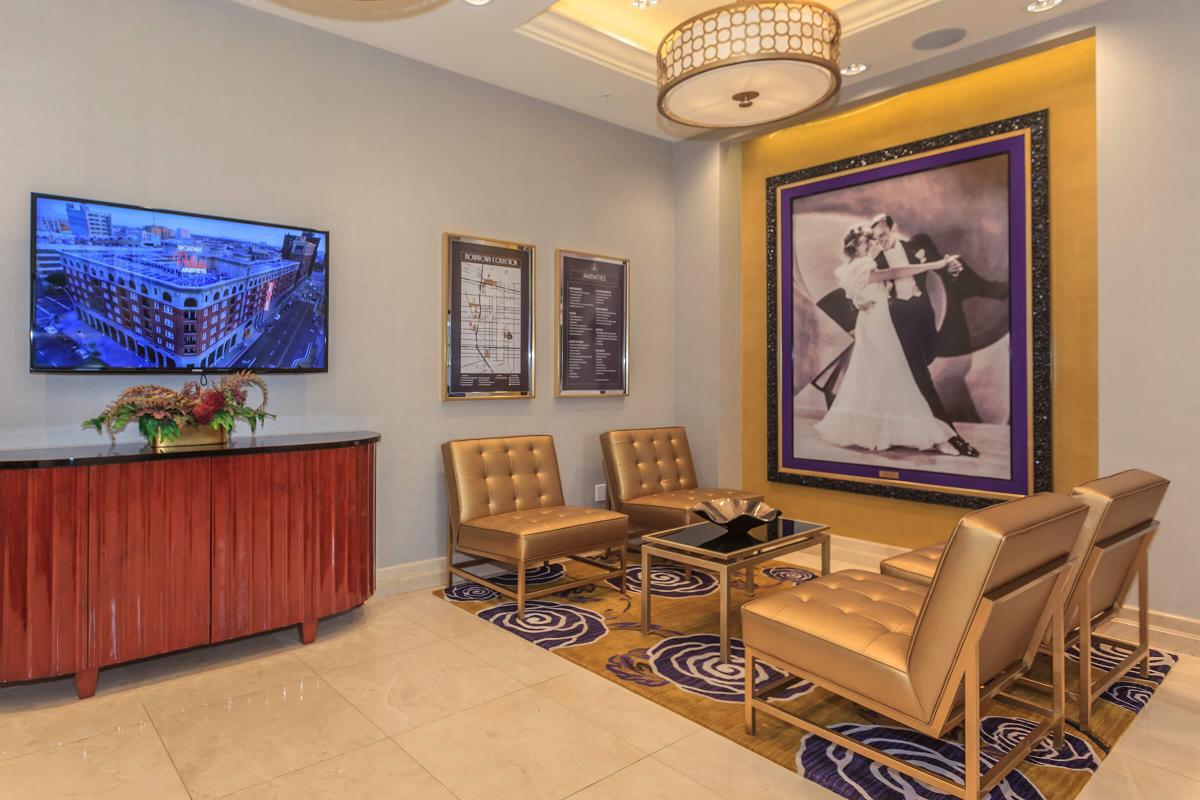 Broadway Palace Apartments - Entertainment Lounge