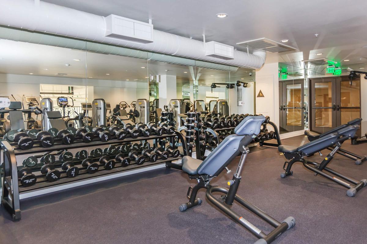 Broadway Palace Apartments - Gym