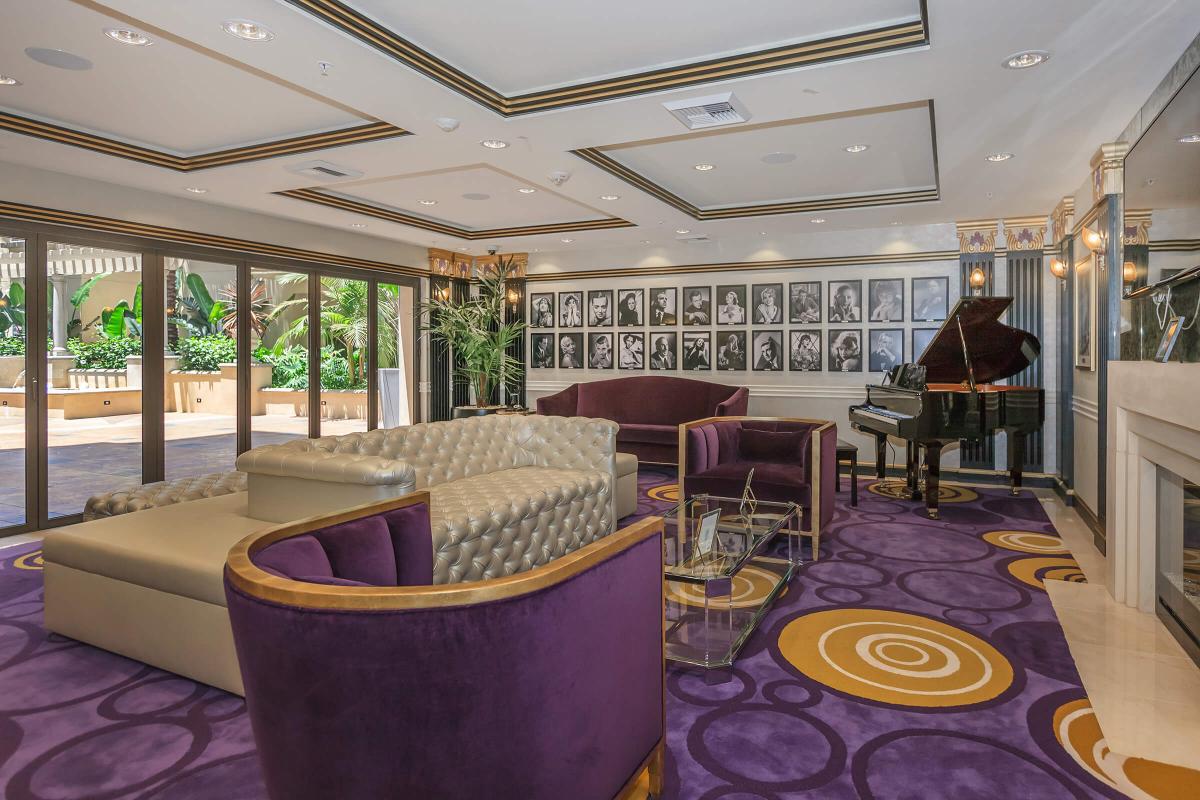 Broadway Palace Apartments - Karaoke Lounge