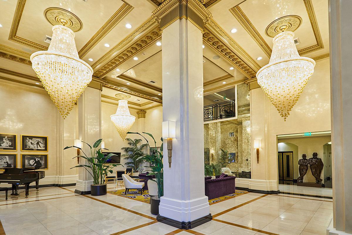 Broadway Palace Apartments - Lobby