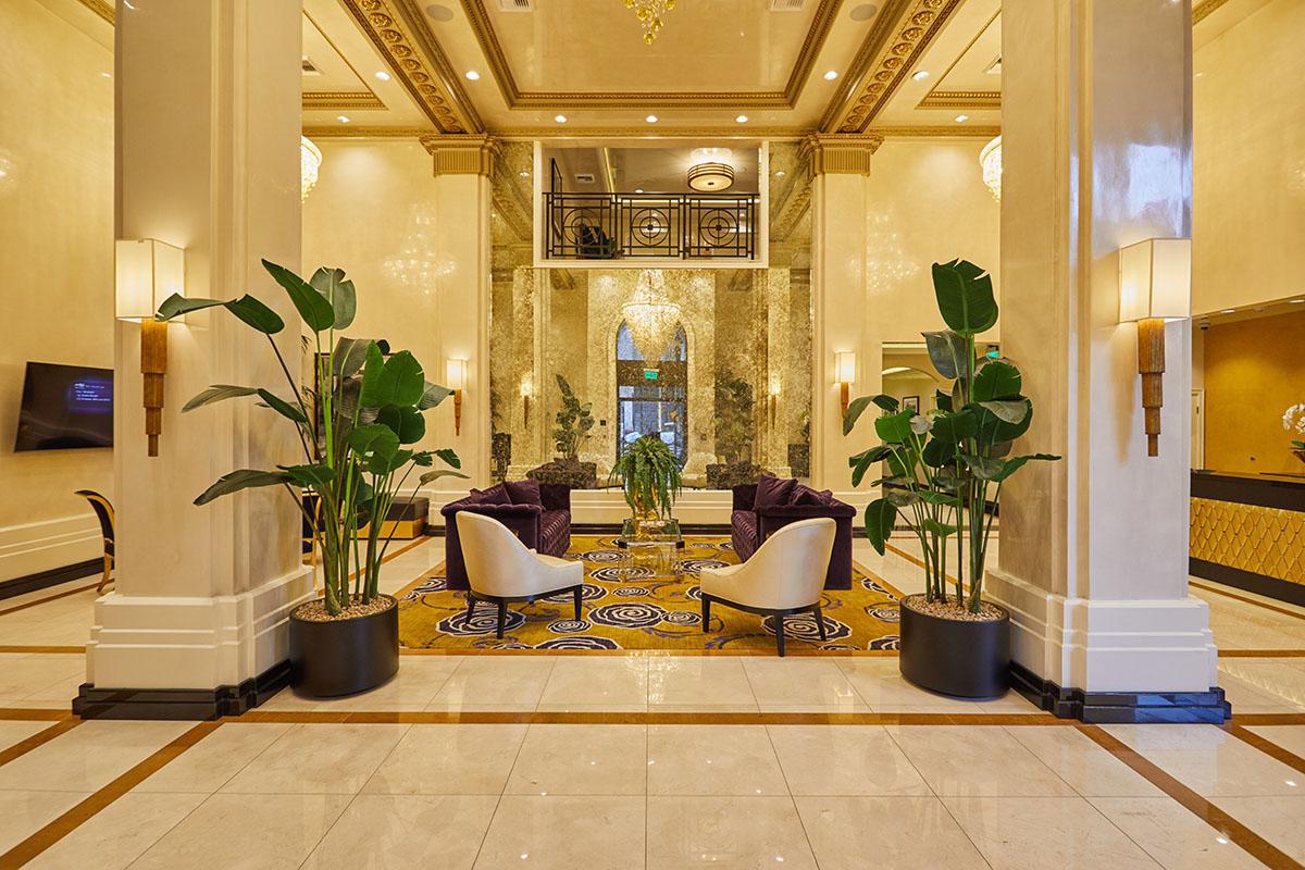 Broadway Palace Apartments - Lobby