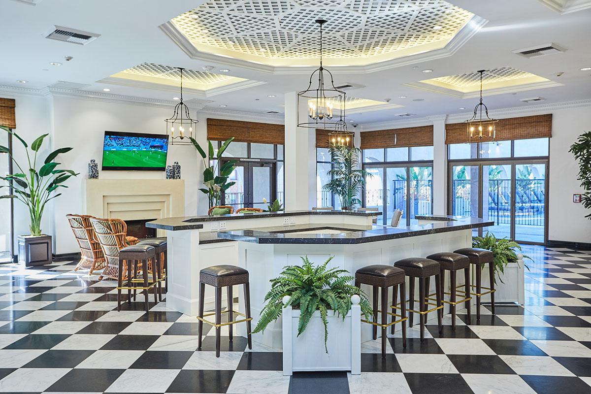 Broadway Palace Apartments - Lobby