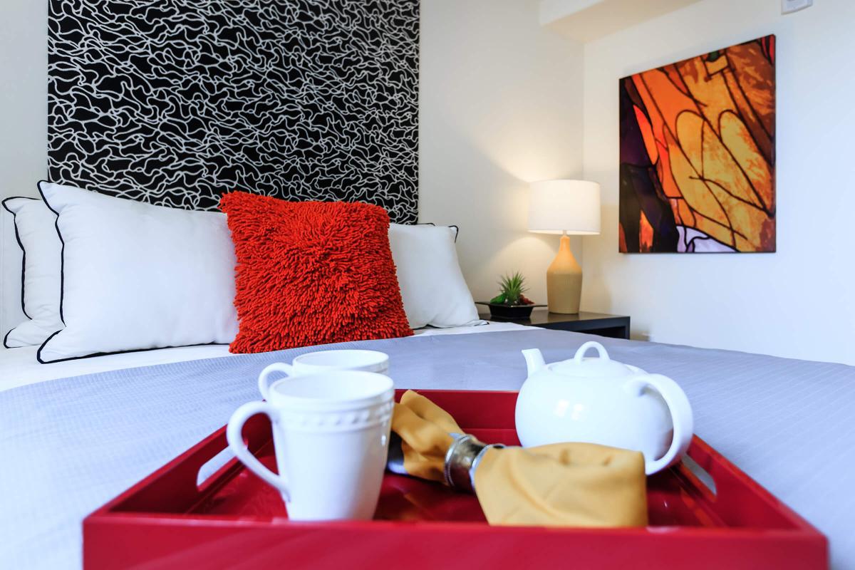 Broadway Palace Apartments - Bedroom