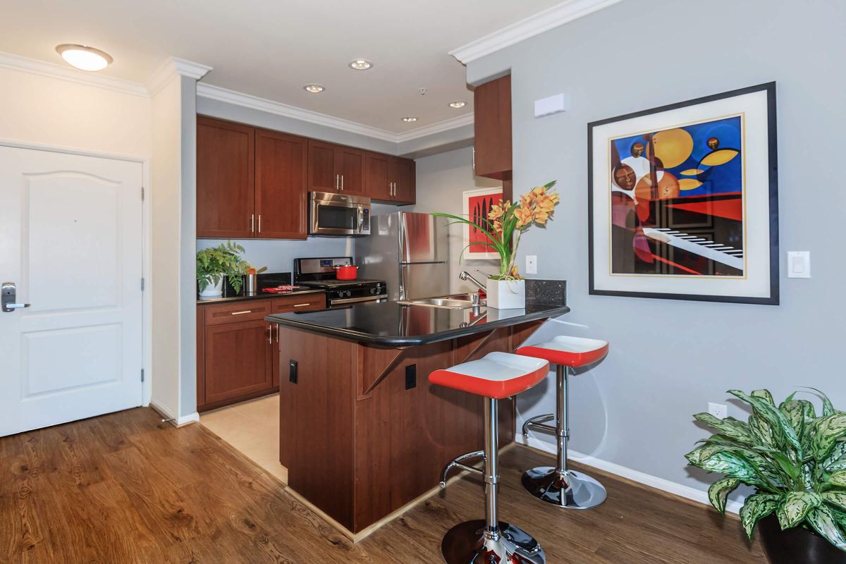 Broadway Palace Apartments - Interior