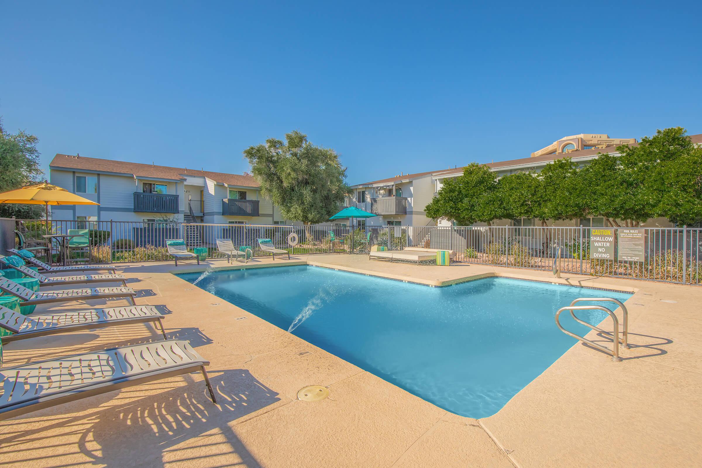 RESORT-STYLE SWIMMING POOL IN PHOENIX, ARIZONA