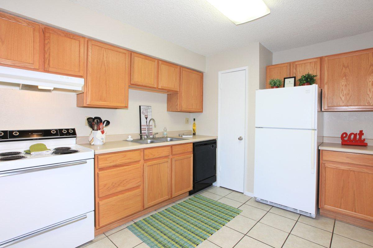 Prescott Pointe apartment homes have electric ranges