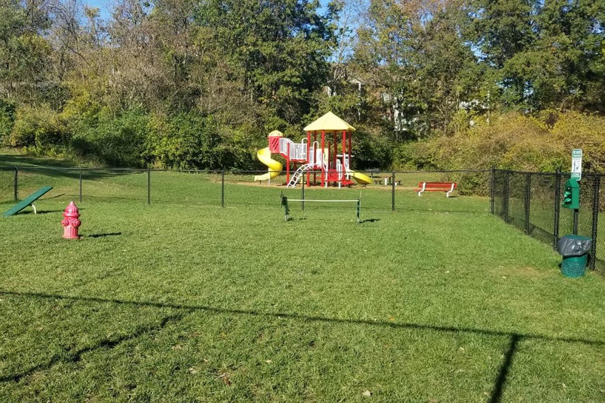 Southmoor Apartments in South St. Louis County, MO - Dog Park 01.jpg