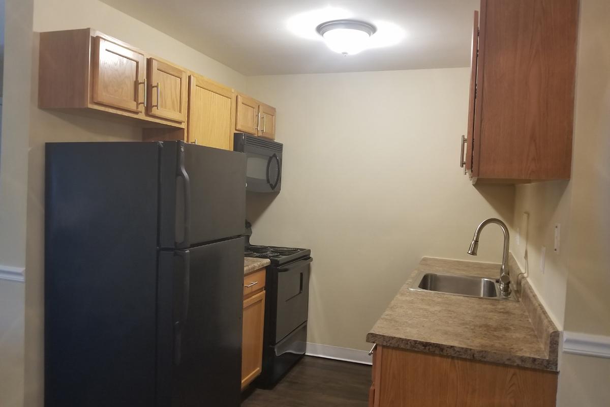 Southmoor Apartments in South County St. Louis, MO - Interior 03.jpg