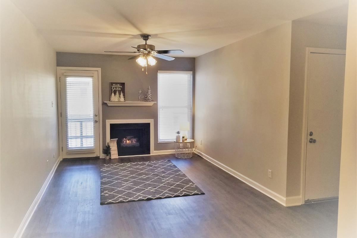 Southmoor Apartments in South County St. Louis, MO - Interior 14.jpg