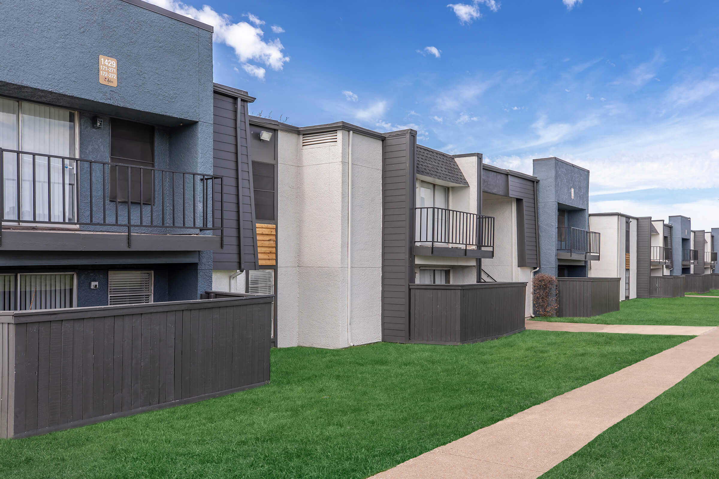 Home Casa Hills Apartments Wolf Creek Dallas, TX