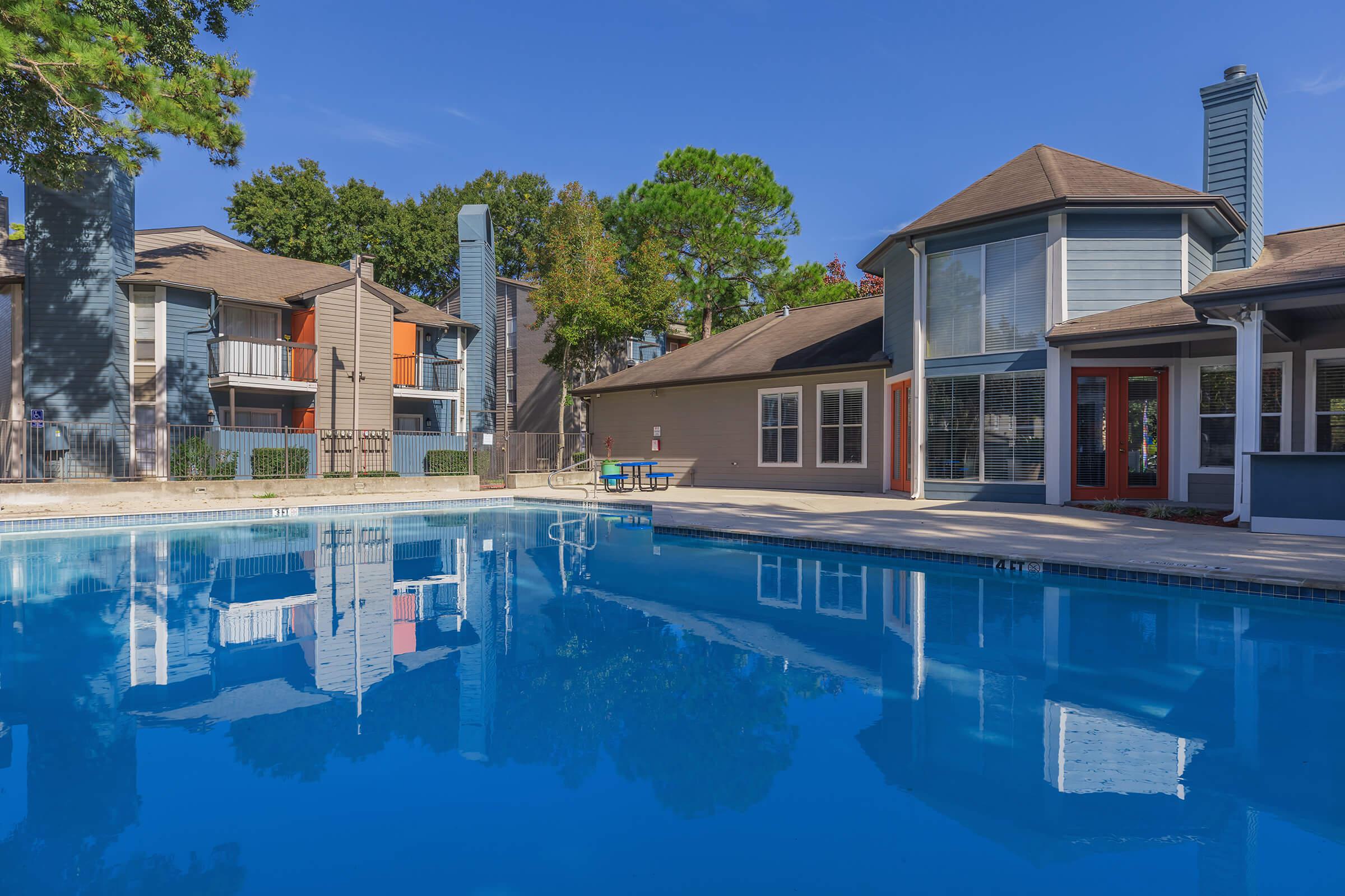 SHIMMERING SWIMMING POOL AT CRANBROOK FOREST APARTMENTS