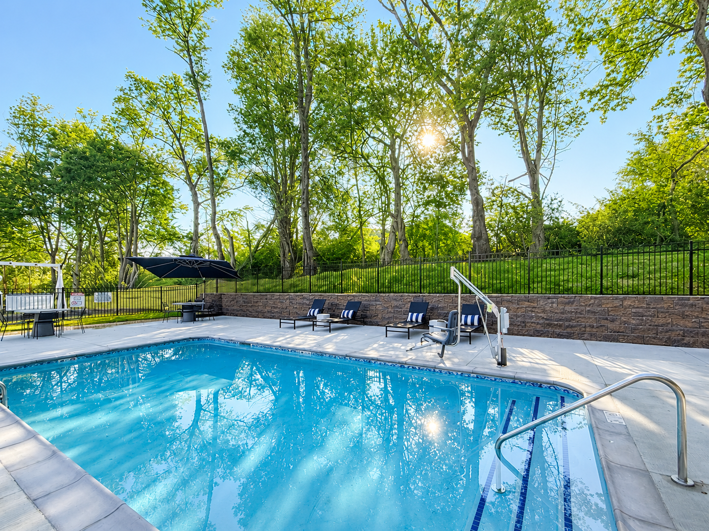 Laurel Ridge- Pool