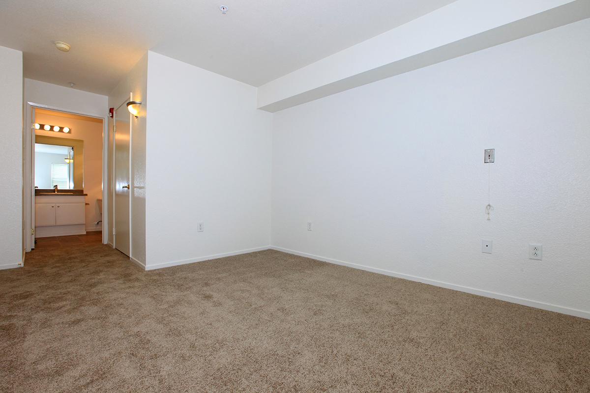 Bedroom with carpet