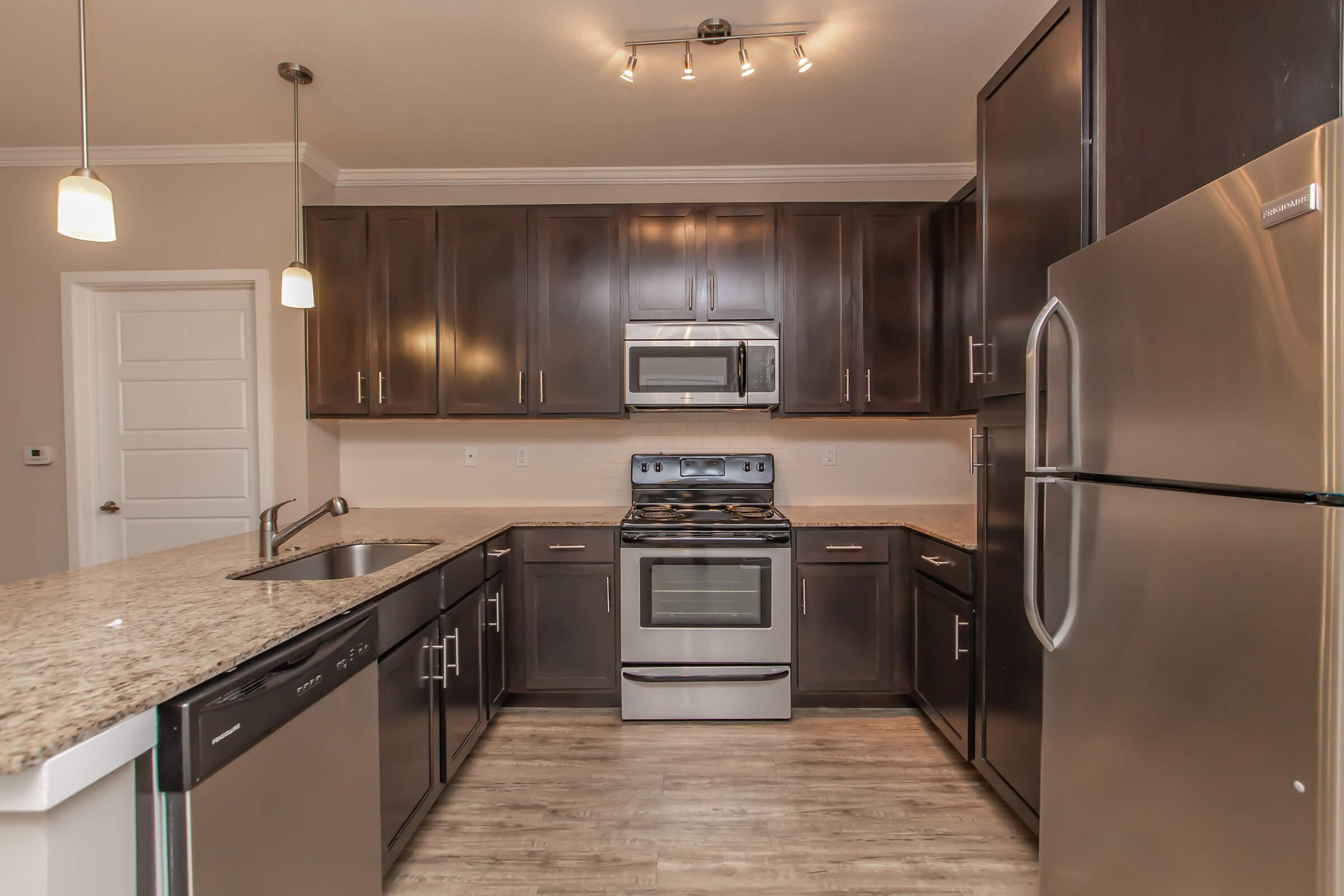 CONTEMPORARY KITCHEN