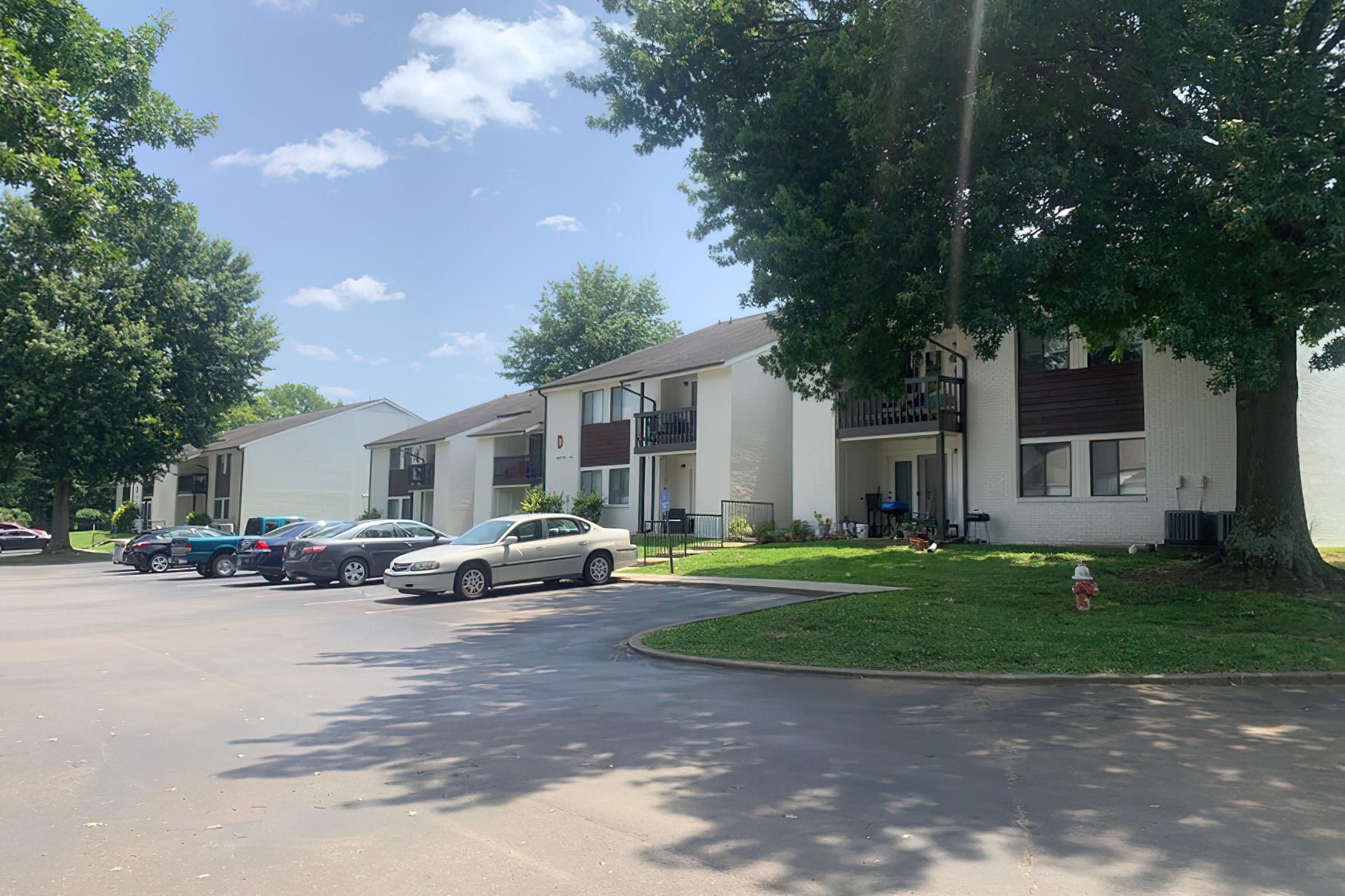 Gallery Ellington House Apartments in Lewisburg, TN