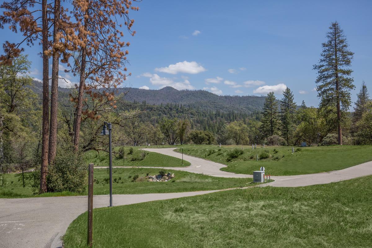 Grove Mobile Home Community Mobile Homes in Oakhurst, CA