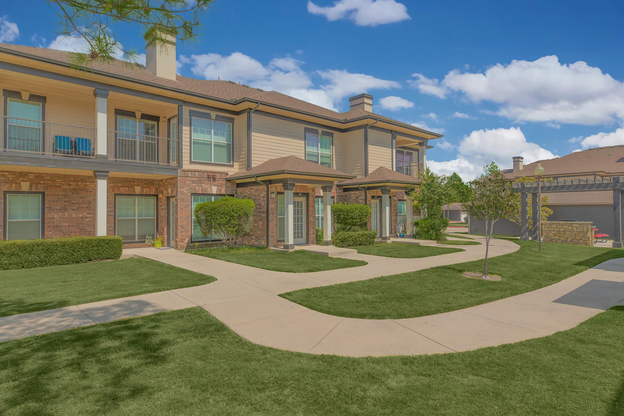 WELCOME HOME TO ESTATE VILLAS AT KRUM