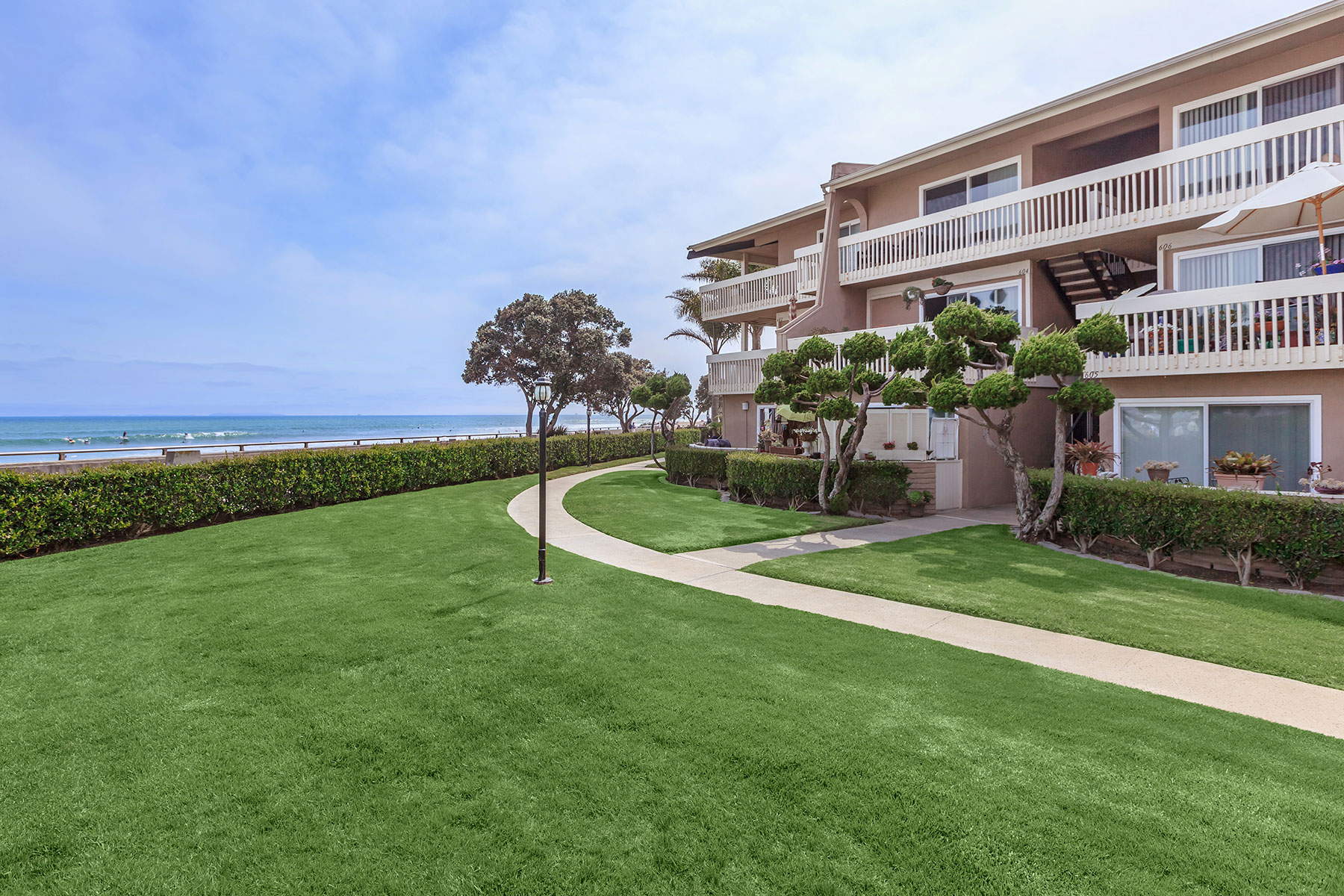 Beachfronter Townhome Apartments - Apartment Living in Ventura, CA
