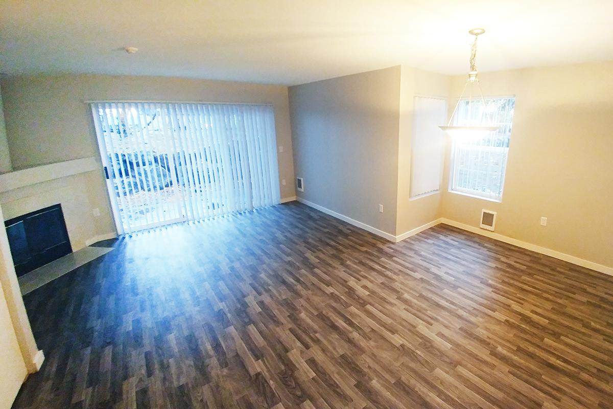 Meridian Green Townhomes Apartments in Kent, WA