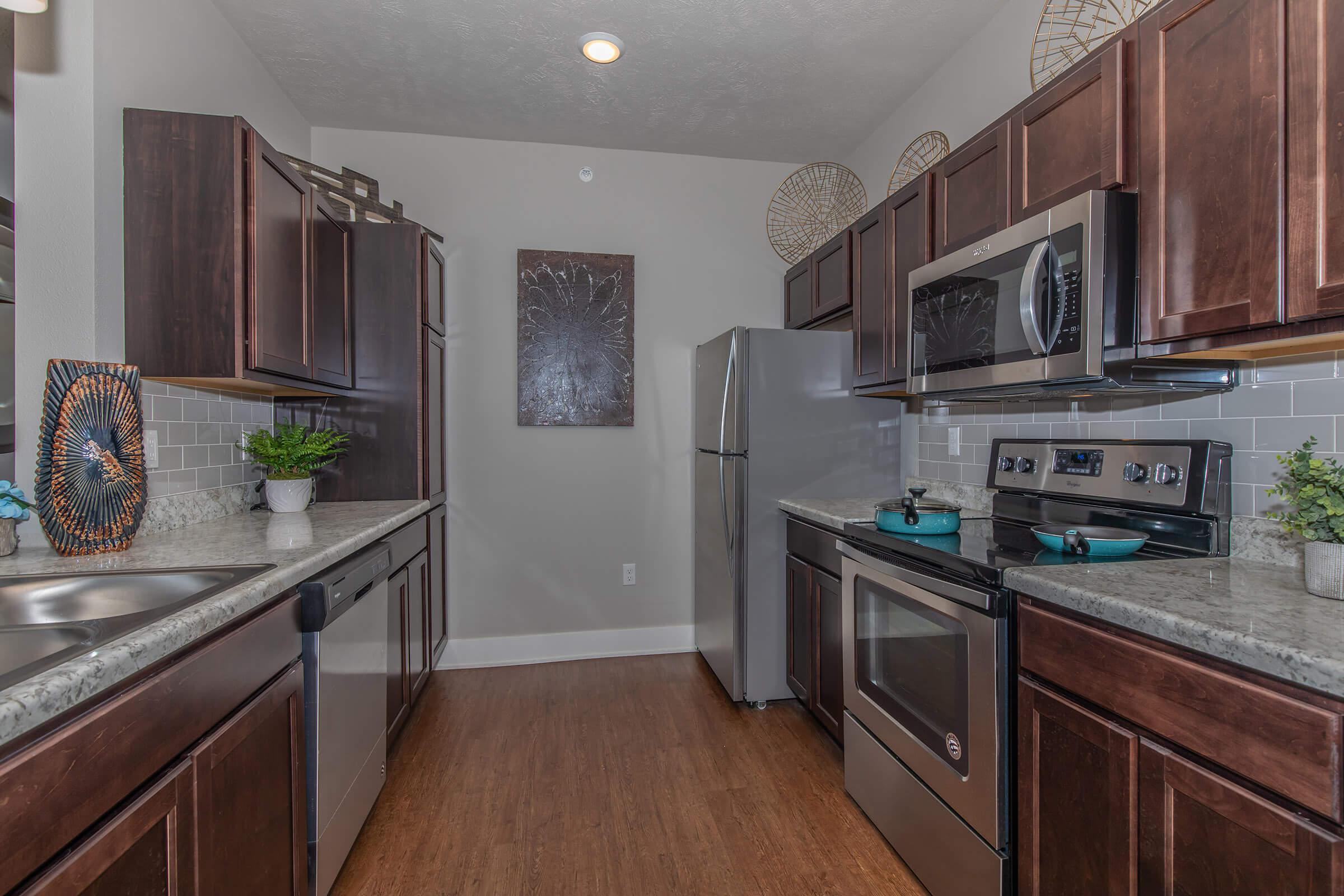 MODERN KITCHEN WITH SLEEK STAINLESS STEEL APPLIANCES