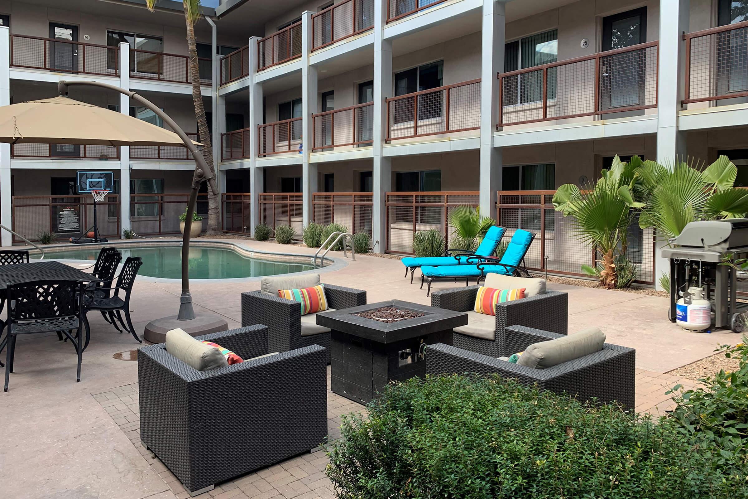 Courtyard Pic1.jpg
