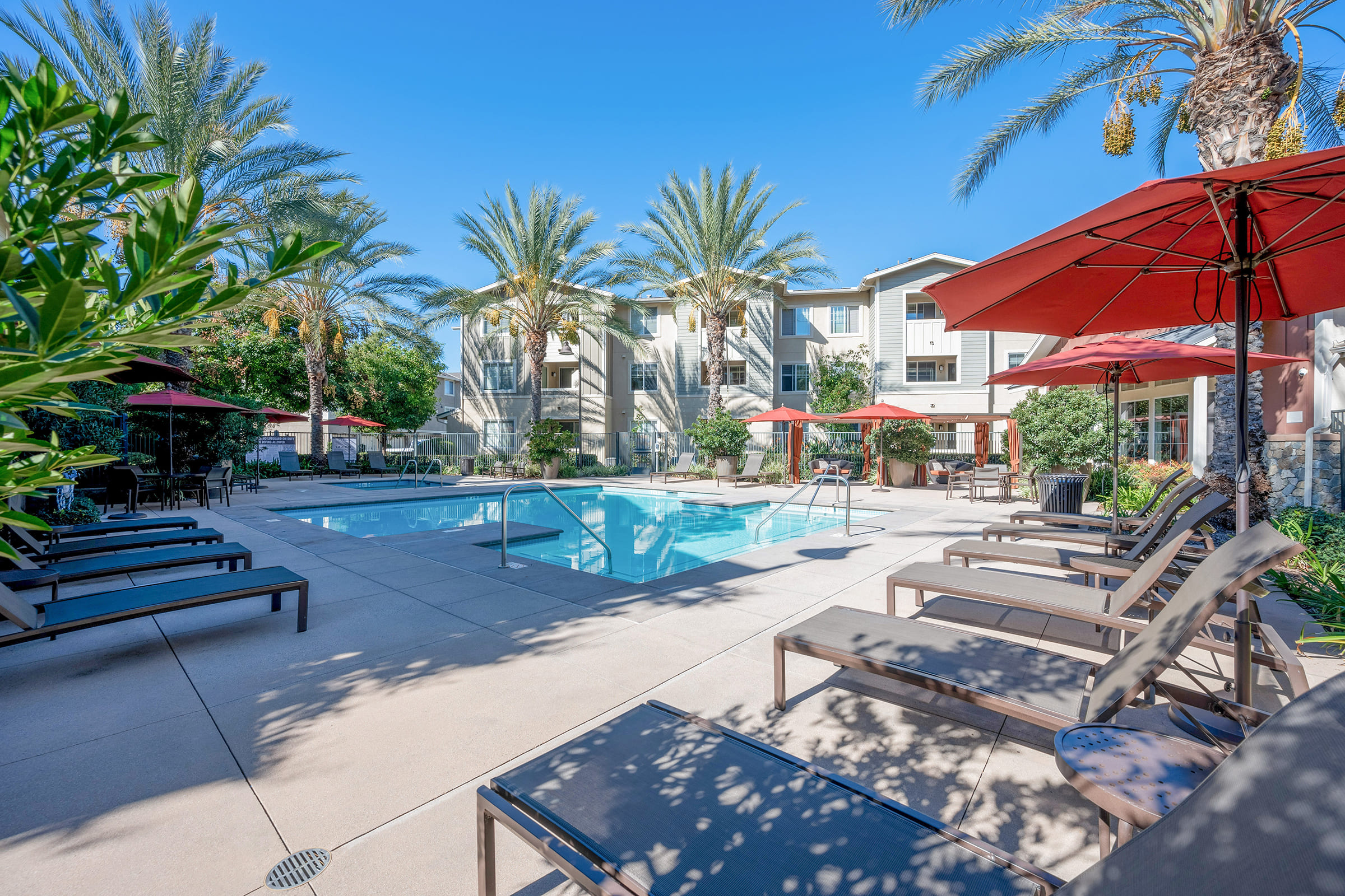 Sendero Gateway Apartment Homes 2 of 3