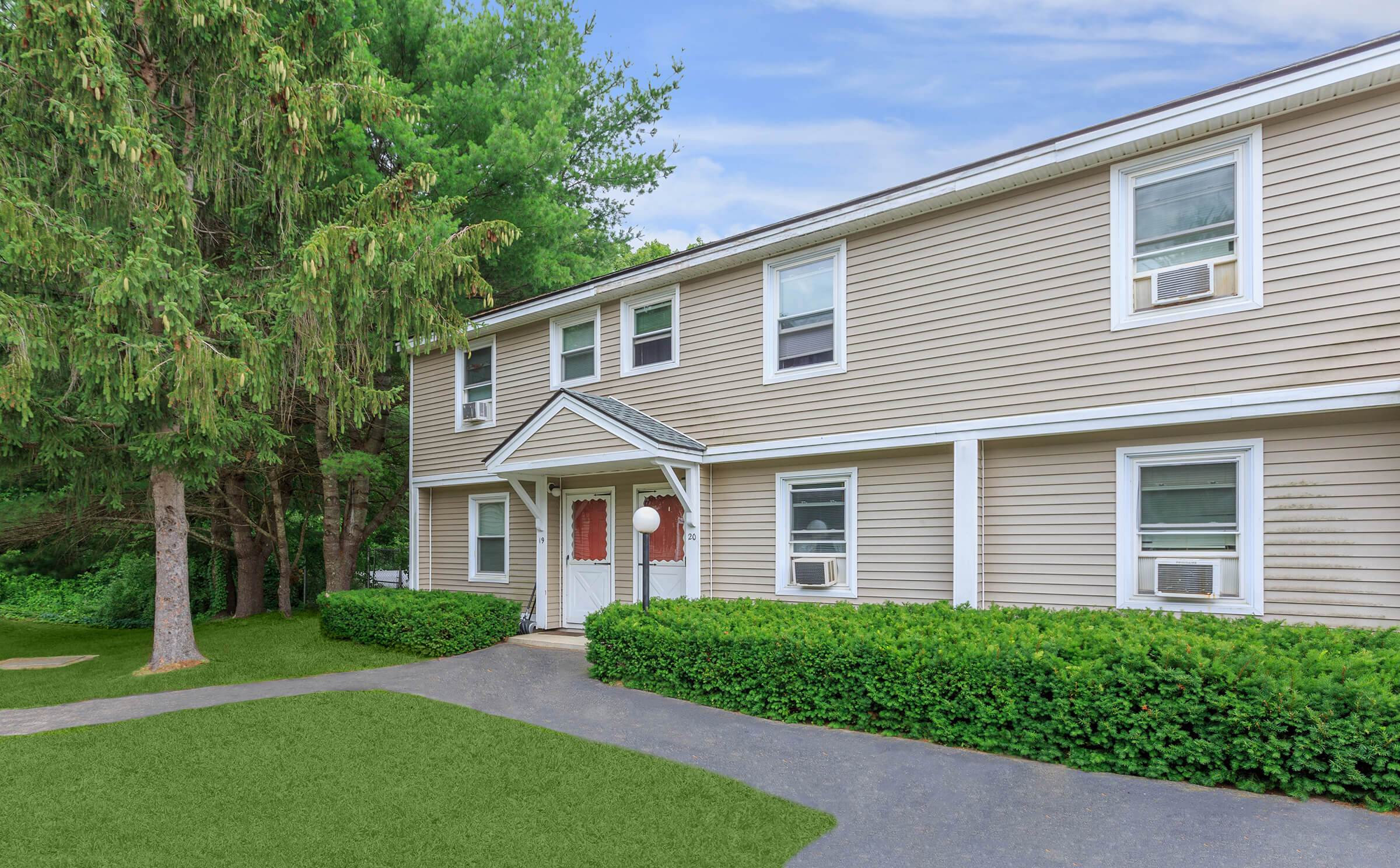Rockland Park Apartments in Epping, NH