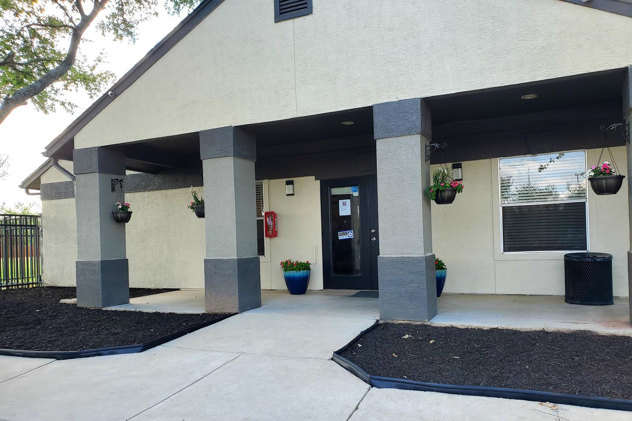 Granada Place Photo Gallery Apartments in Uvalde, TX