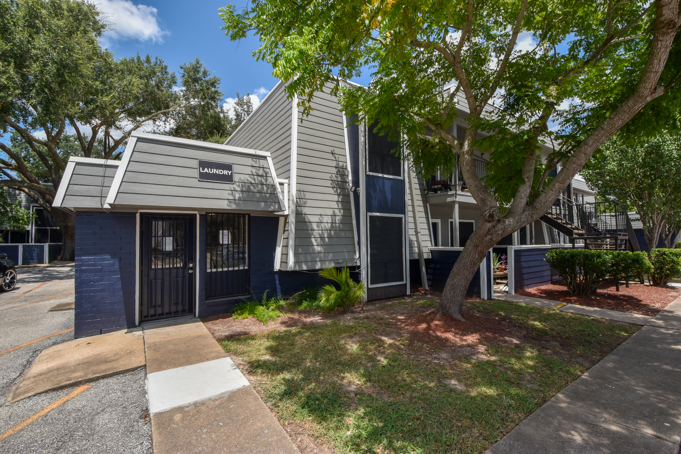 Falls of Maplewood Apartments in Houston, TX