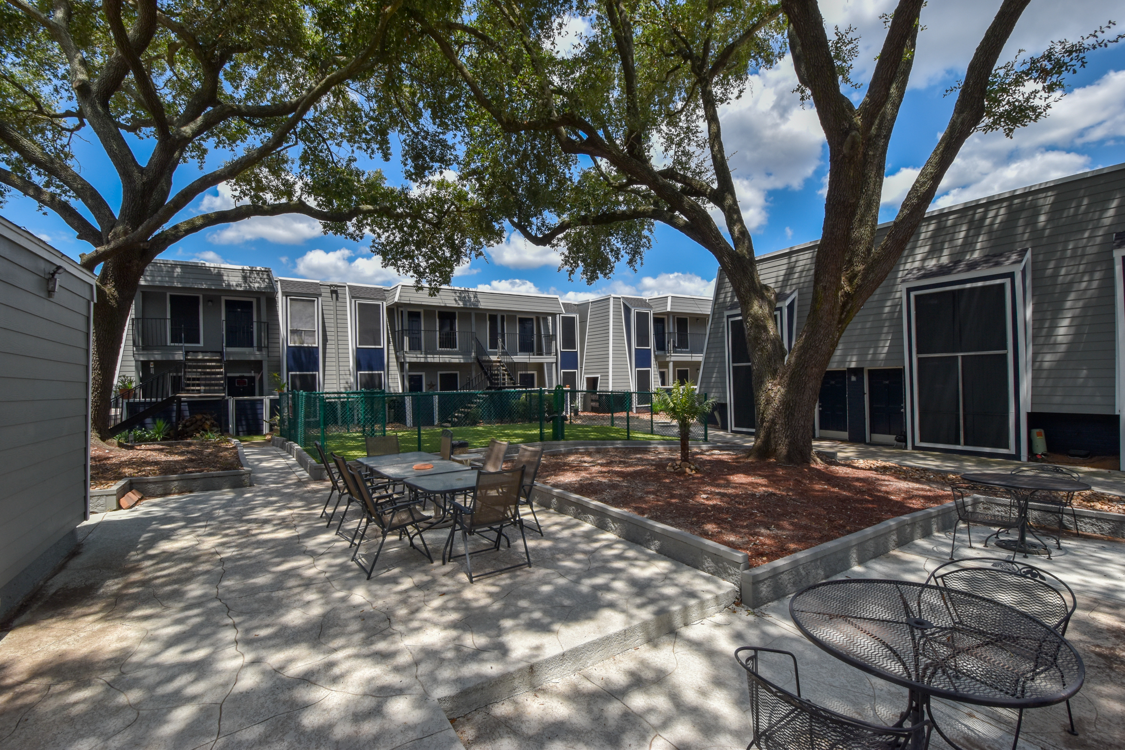 Falls of Maplewood Apartments in Houston, TX