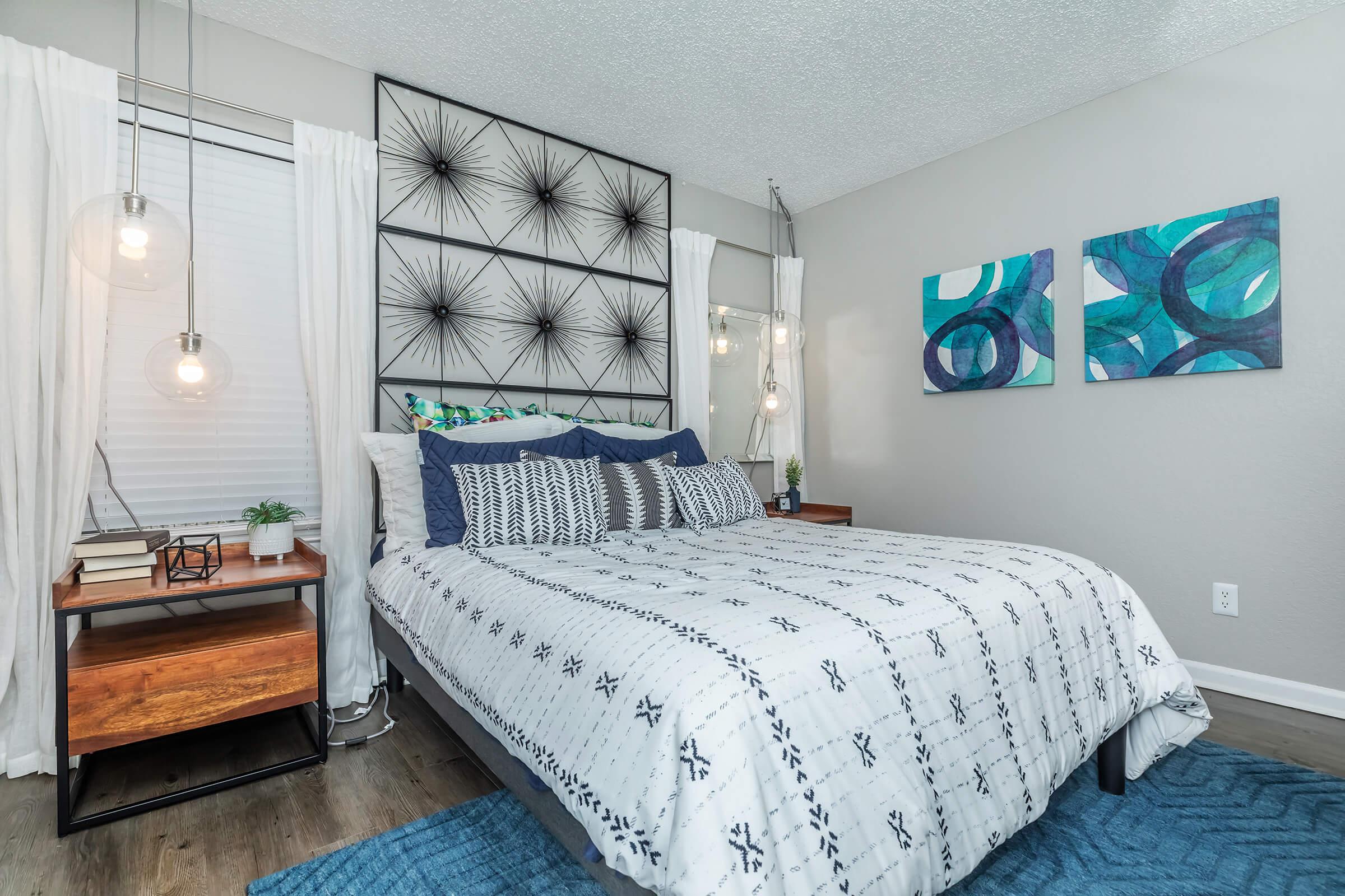 COZY BEDROOM AT STARBURST APARTMENTS