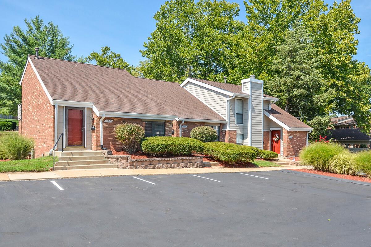 Orchard Village Apartments in Manchester, MO - Exterior 26.jpg