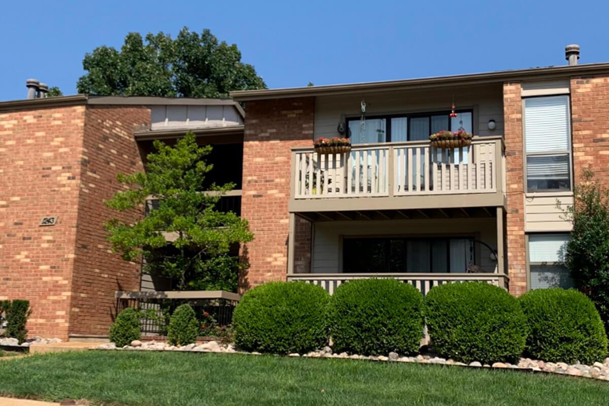 Orchard Village Apartments in Manchester, MO - Exterior.jpg